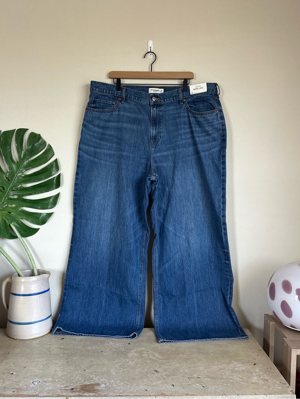 NWT Abercrombie & Fitch High Rise Wide Leg Jeans